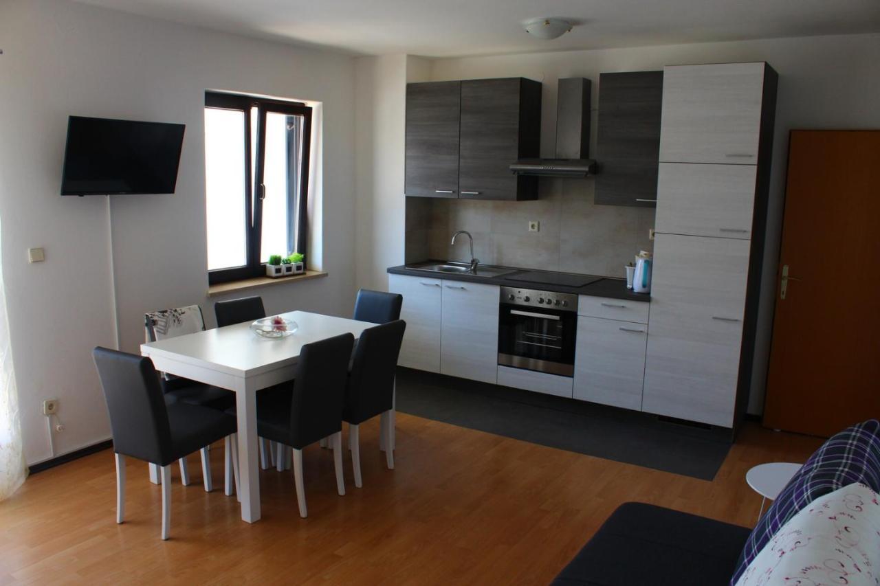 Apartment Arna Krk Town Esterno foto